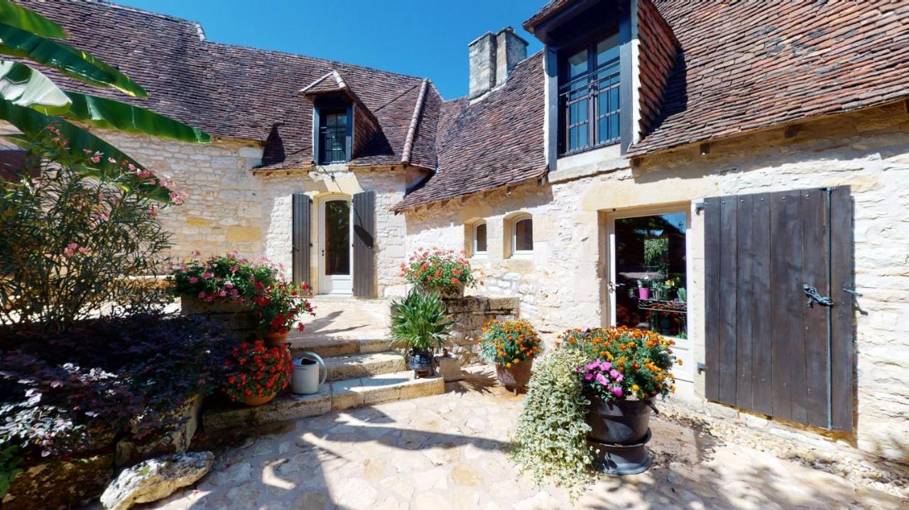 Demeure Du Vallon - Chambres D'Hotes De Charme Azerat Екстериор снимка