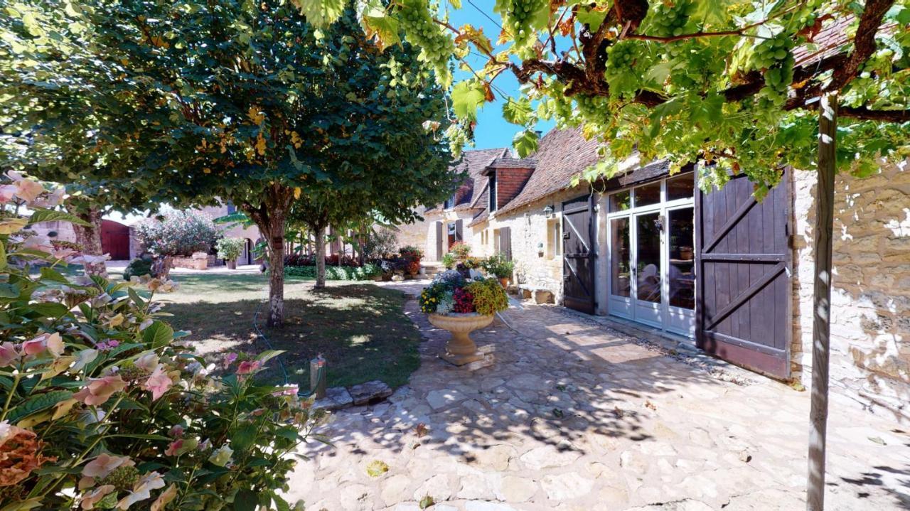 Demeure Du Vallon - Chambres D'Hotes De Charme Azerat Екстериор снимка