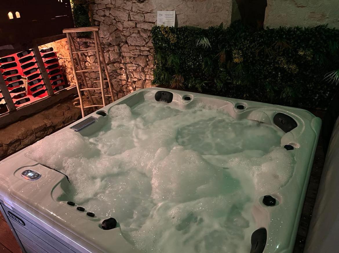 Demeure Du Vallon - Chambres D'Hotes De Charme Azerat Екстериор снимка
