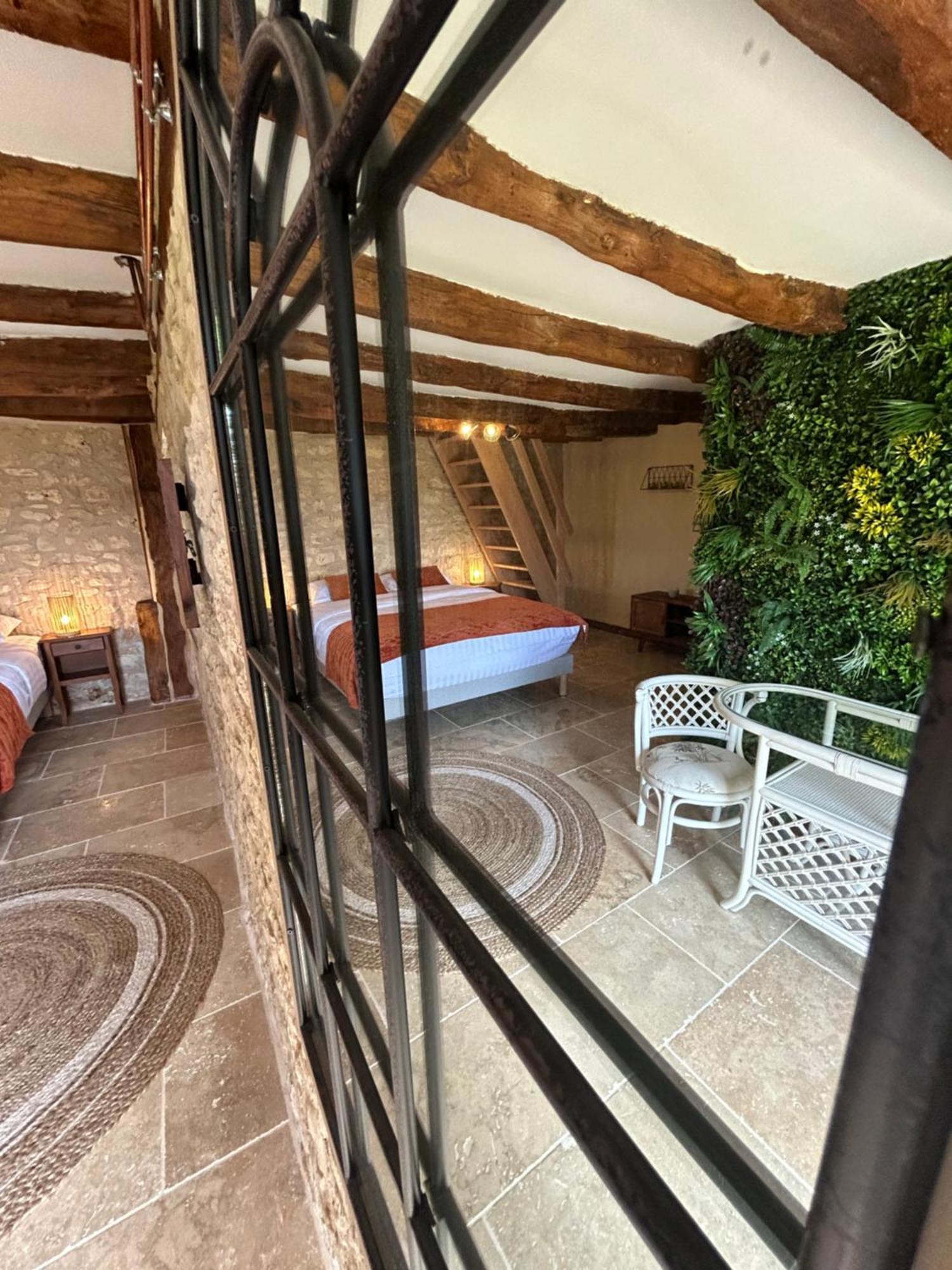 Demeure Du Vallon - Chambres D'Hotes De Charme Azerat Екстериор снимка